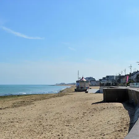 Moderne Avec Terrasse A 500m De La
