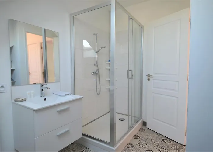 Apartment Moderne Avec Terrasse A 500m De La Courseulles-sur-Mer